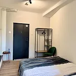 Mickitos Square And 3* Skopje
