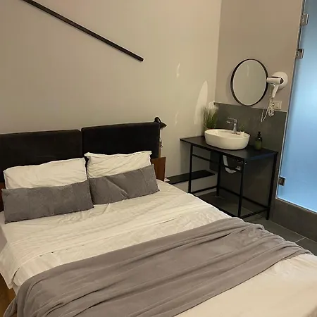 Апарт-отель Mickitos Square And 3*