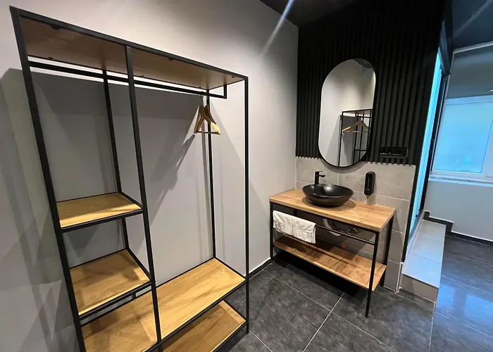 Mickitos Square And Апарт-отель Скопье