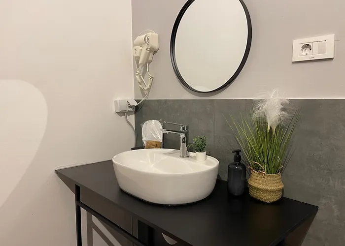 Апарт-отель Mickitos Square And