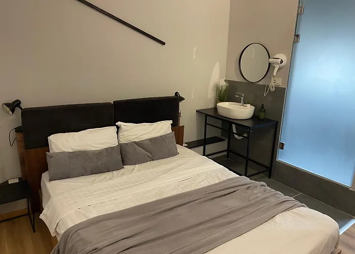 Апарт-отель Mickitos Square And 3*