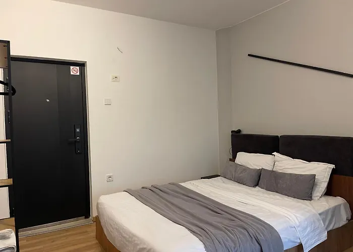 Апарт-отель Mickitos Square And 3*